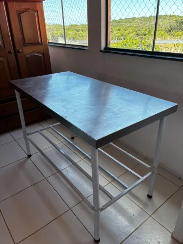 Mesa Industrial em Aço Inox 1,40m x 70cm com Prateleira Inferior