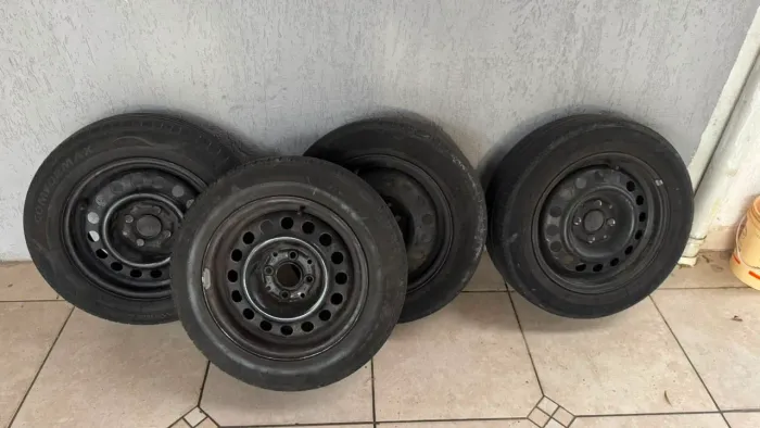 Rodas de ferro aro 14 pneus meia vida