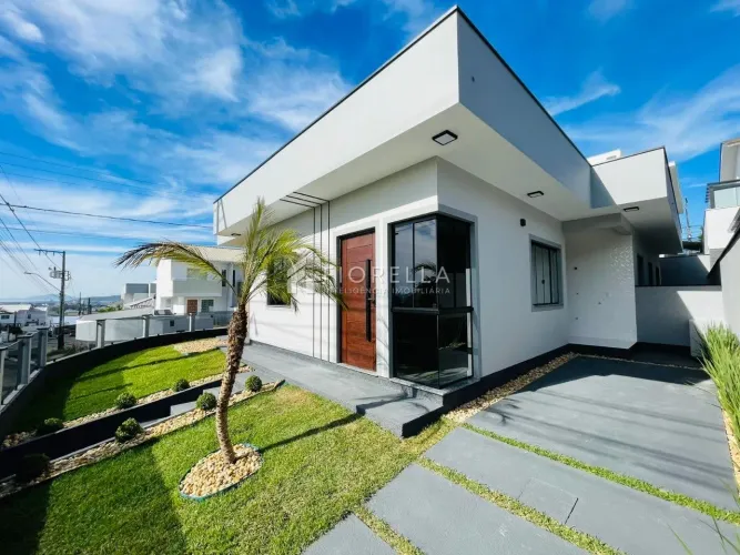 Casa com 02 dormitórios sendo 01 suíte em Palhoça/SC