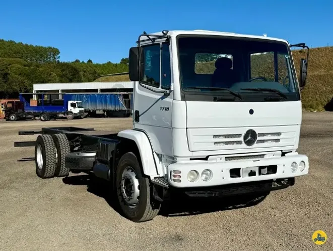 Mercedes Benz 1718 - 4x2 - Toco. Revisado
