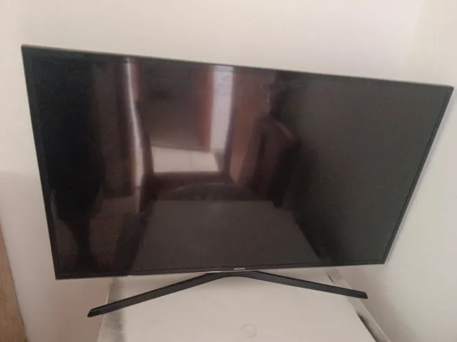 Tv Samsung 4k 40" - Retirada de peças