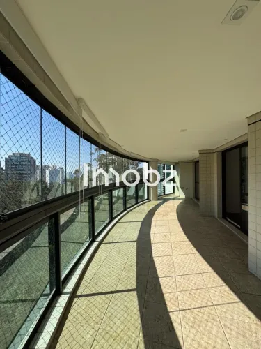 Aluguel de Luxuoso Apartamento de 4 suítes no Villaggio Panamby, São Paulo-SP: 6 banheiros
