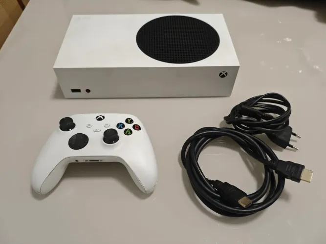 XBOX Series S 512 GB - perfeito com caixa