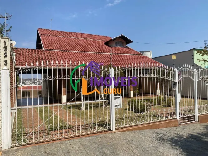 CASA ASSOBRADADA - JARDIM DOS ESTADOS - MG