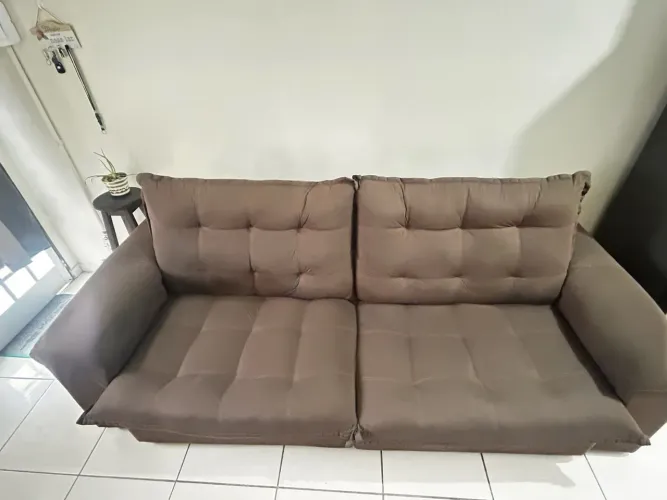 Sofá cama em excelente estado sem detalhes bom precio