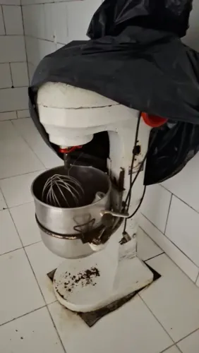 Batedeira Planetária Industrial Comercial - R$ 2.500 (Preço de Desapego)