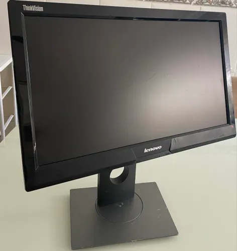 Monitor Lenovo 