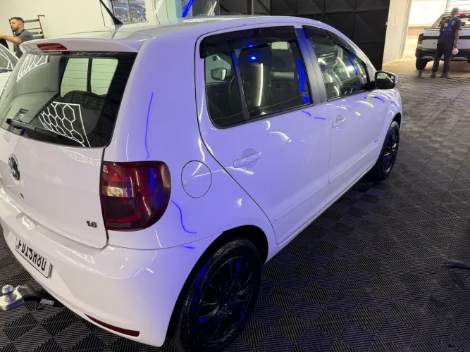 Volkswagen Fox 1.6 MI Total Flex 8V 5P 2013