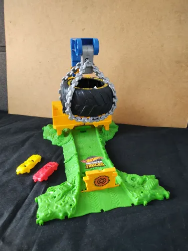 Monster Trucks Pista Hot Wheels 