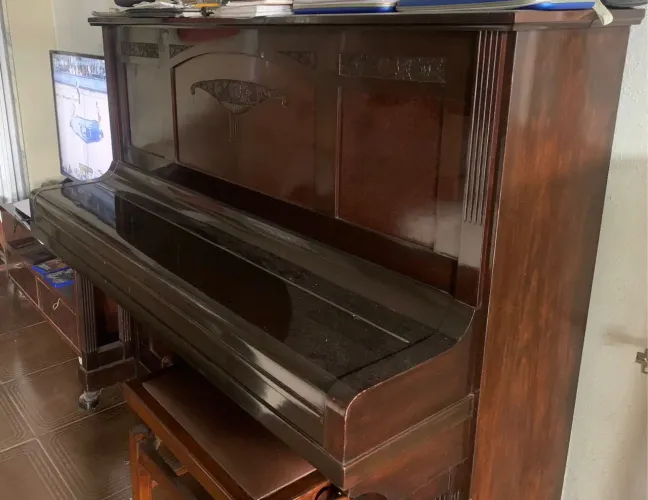 Piano Lux vertical