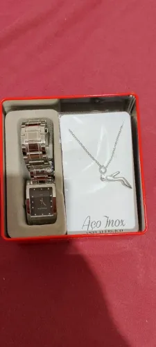 Relógio Mondaine mais semi jóia, nunca usado.