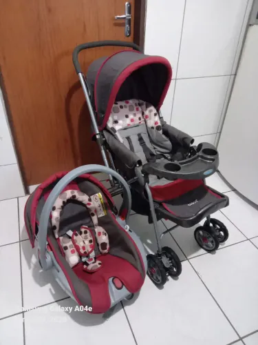 Carrinho de bebê cosco e bb conforto semi Novos unissex