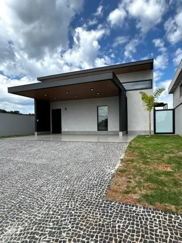 Casa de condomínio para venda tem 165 metros quadrados com 3 quartos
