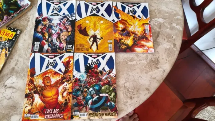HQs Marvel Vingadores vs X-Men (1, 2, 3, 4 e 5)