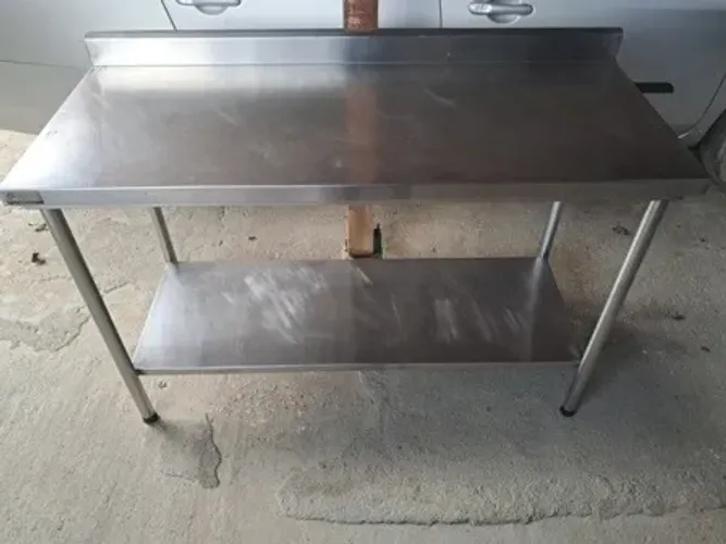 Mesa Inox reforçada Para Restaurante