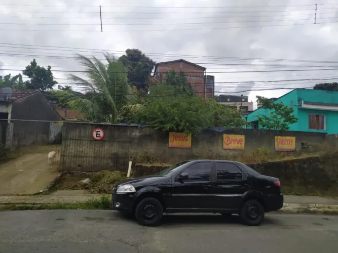 Casa Com 132m² De Área Construída, 600m² Área Total. Excelente Pará Comércio.