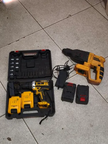 Vendo materlet a bateria e uma parafusadeira a bateria funcionando perfeitamente 