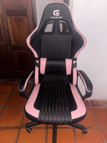 Cadeira Gamer Fortek ( preta e rosa )- Excelente estado !