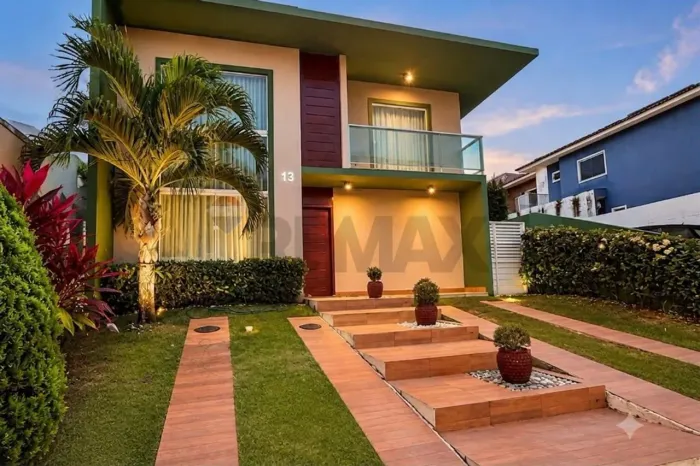 Casa Duplex Premium com 4 Suítes, Piscina e Energia Solar no Condomínio Solaris Caji - EX
