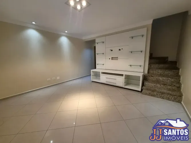 Sobrado para Locação na Mooca | 140m² | 2 Dormitórios (1 Suíte) | 2 Vagas