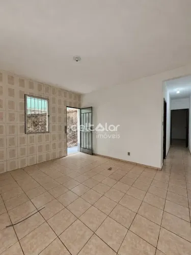 Casa para locação com 2 quartos e uma vaga coberta, Candelária, Belo Horizonte, MG