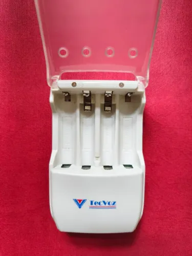 Carregador de Pilhas TecVoz Quick Power Charger