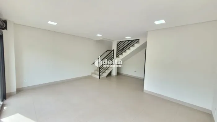 Loja comercial disponível para locação e venda no bairro Vigilato Pereira em Uberlândia-MG