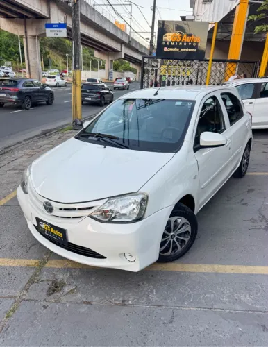 Toyota Etios X 1.3 Flex 16V 5P Mec. 2015