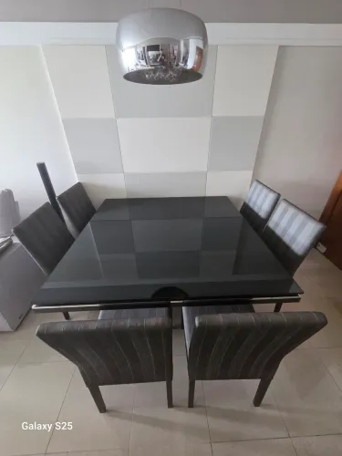 Mesa de Inox com Tampa de Vidro Preta 140x140 com 6 Cadeiras e Suporte de Prato Giratório