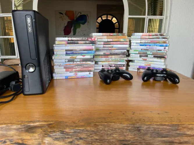Xbox 360 desbloqueado com defeito + Kinect e 50 jogos