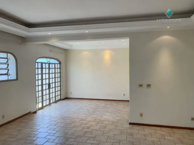 Casa com 3 dormitórios para alugar, 200 m² por R$ 3.480,00/mês - Boa Vista - São José do R