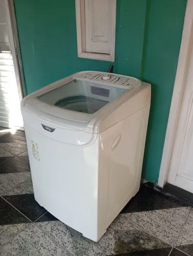 Máquina de lavar roupa Eletrolux 16 kilos