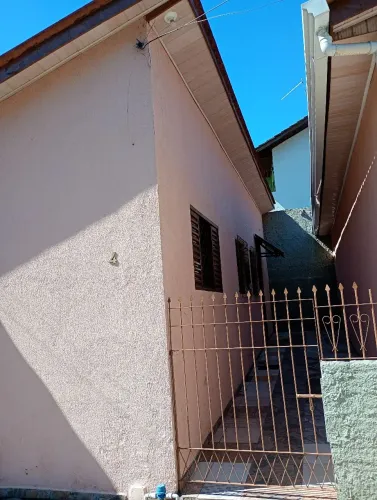 Casa p/ 1 senhora sozinha em condomínio da terceira idade 1.350,00