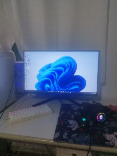 Pc gamer Ryzen 7 5700x3d monitor 360hzs