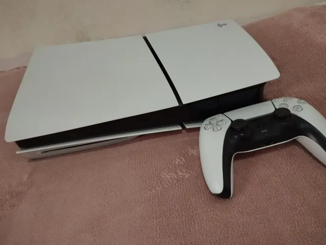 PS5 Slim 1TB com leitor