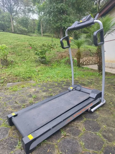 Esteira Ergométrica Athletic CLE30 13km/h motor 4hp 120kg semi nova 