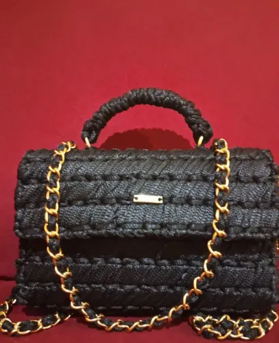 Bolsa de luxo, feita a mão com fio náutico. Bolsa de mão e ombro. Tamanho 18 X 12