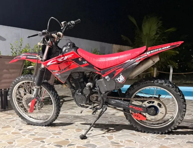 CRF 230 DISPONÍVEL À VENDA 