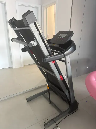 Esteira de corrida ( EMBREEX)