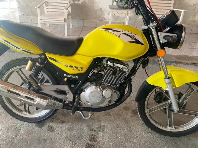 Suzuki gsr 2016 vendo ou troco