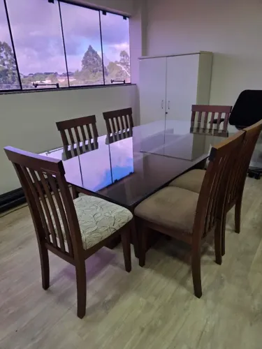 Mesa de jantar de 06 lugares