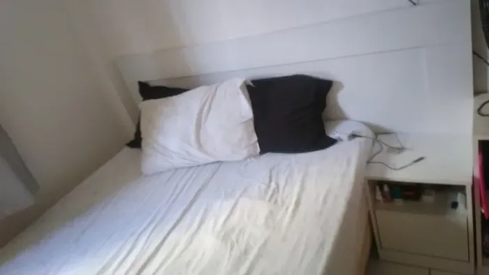 CAMA + CABECEIRA À VENDA - LINDA E SUPER FUNCIONAL