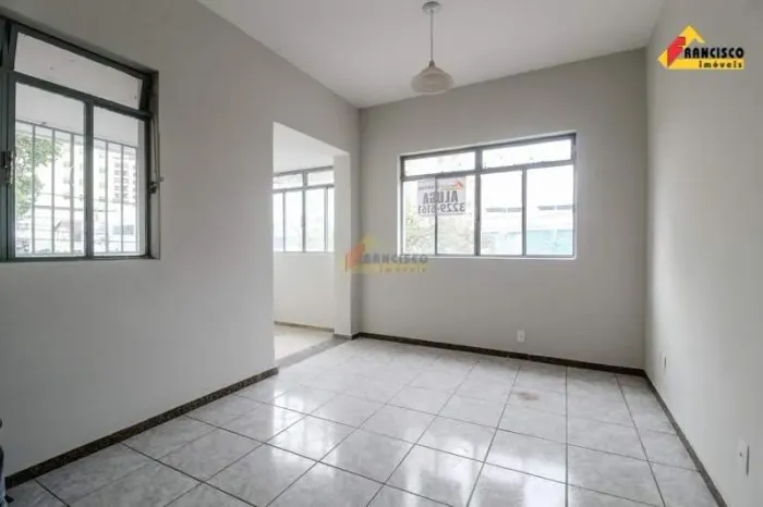 Casa para aluguel, 4 quartos, 1 suíte, 2 vagas, Centro - Divinópolis/MG