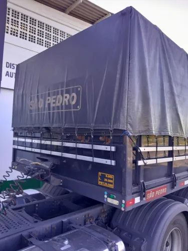 Carreta 4 eixos graneleiro
