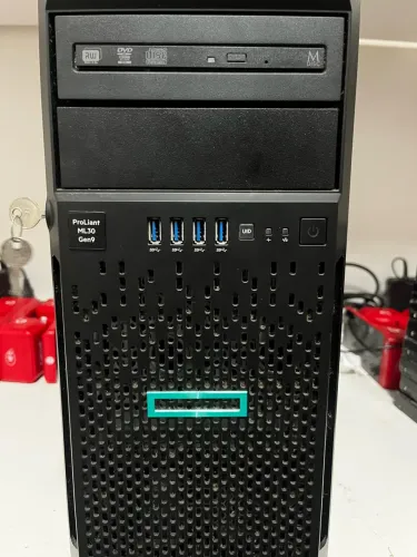 Servidor HPE ProLiant ML30 Gen9 - Intel Xeon E3-1220 v6 / 8GB DDR4 ECC / HD 1TB Enterprise