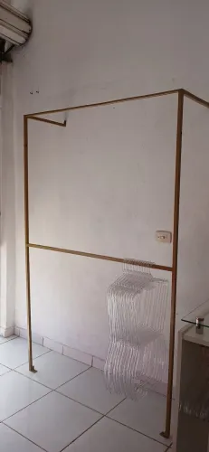 Arara para loja