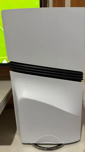 PlayStation 5 Pro com leitor de disco