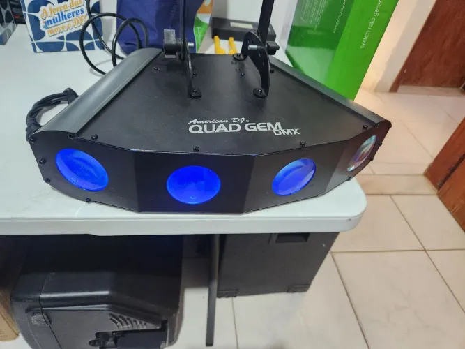 1Projetor Quad Gem DMX American DJ