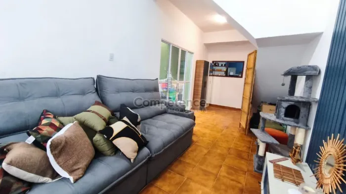 Casa para Venda em Florianópolis, Agronômica, 2 dormitórios, 2 banheiros