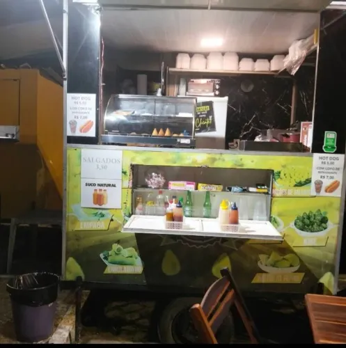Food truck pronto para trabalhar